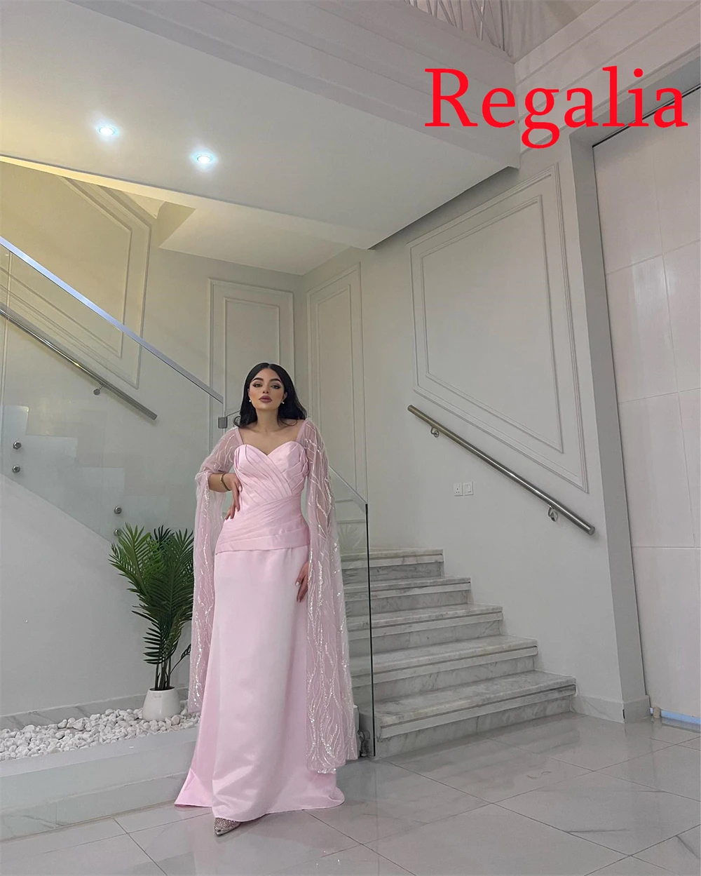 فستان سهرة أنيق من الساتان الوردي مخصص عالي الجودة على شكل قلب وأكمام طويلة فساتين العودة للوطن فاخرة فيستدو دي فيستا
