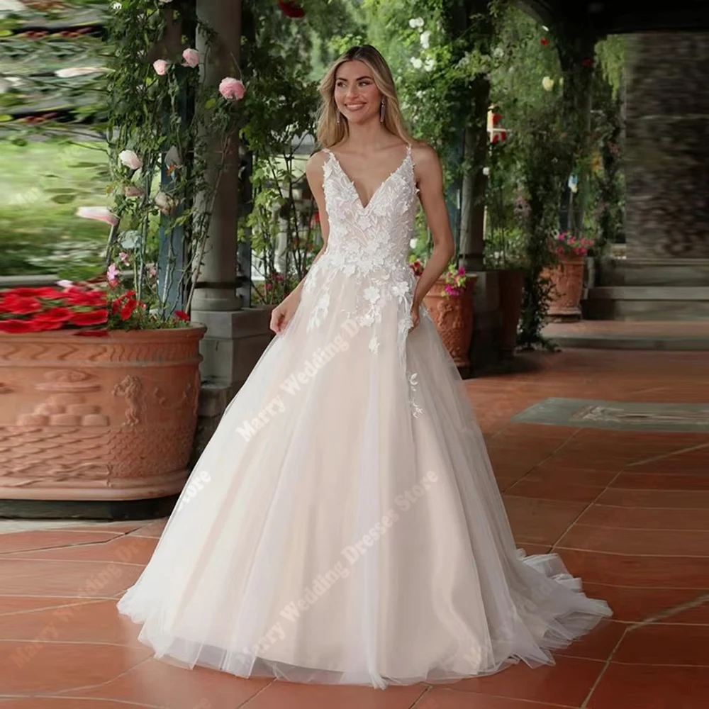 

2025 Elegant V Neck Wedding Dresses Modern A-Line Lace Appliques Sleeveless Bridal Gowns Princess Tulle Floor Length Customized