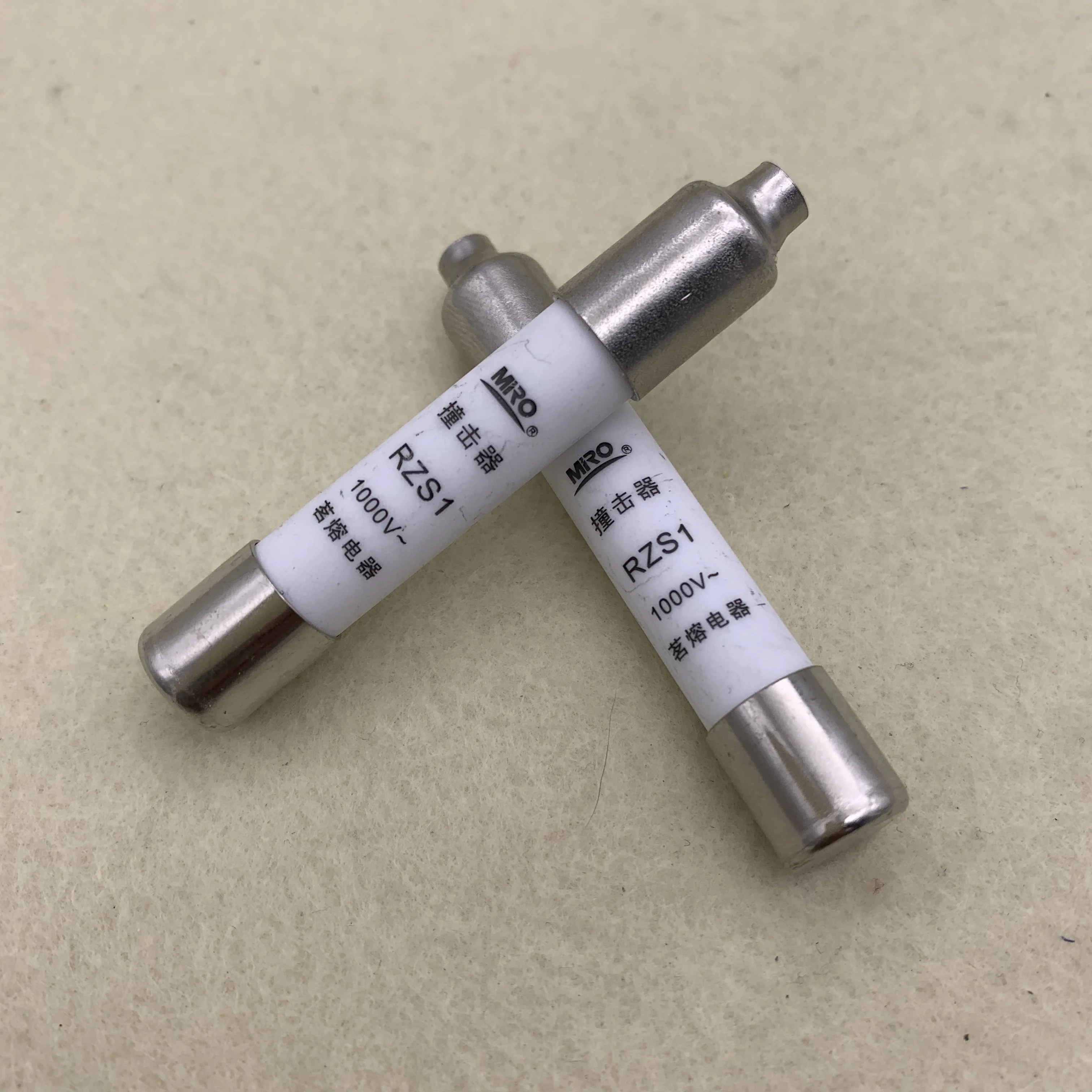 MRO  RZS1-1000V  alarm impactor  annunciator  FUSE+BASE -20PCS/LOT