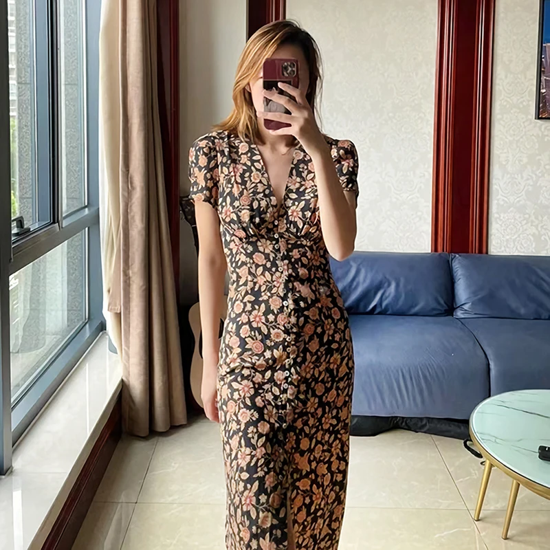 

2023 New Women's Deep V Neck Silk Maxi Dress Short Sleeves Maple Leaf Print Vintage Decor Buckle Sexy Slim Long Dresses Clothes