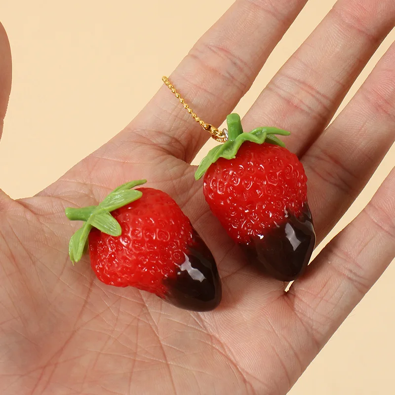 5 قطعة قلادة الفراولة محاكاة الفاكهة وهمية المنزل عطلة الطرف الديكور التصوير الدعائم حقيبة سلسلة مفاتيح الديكور #4