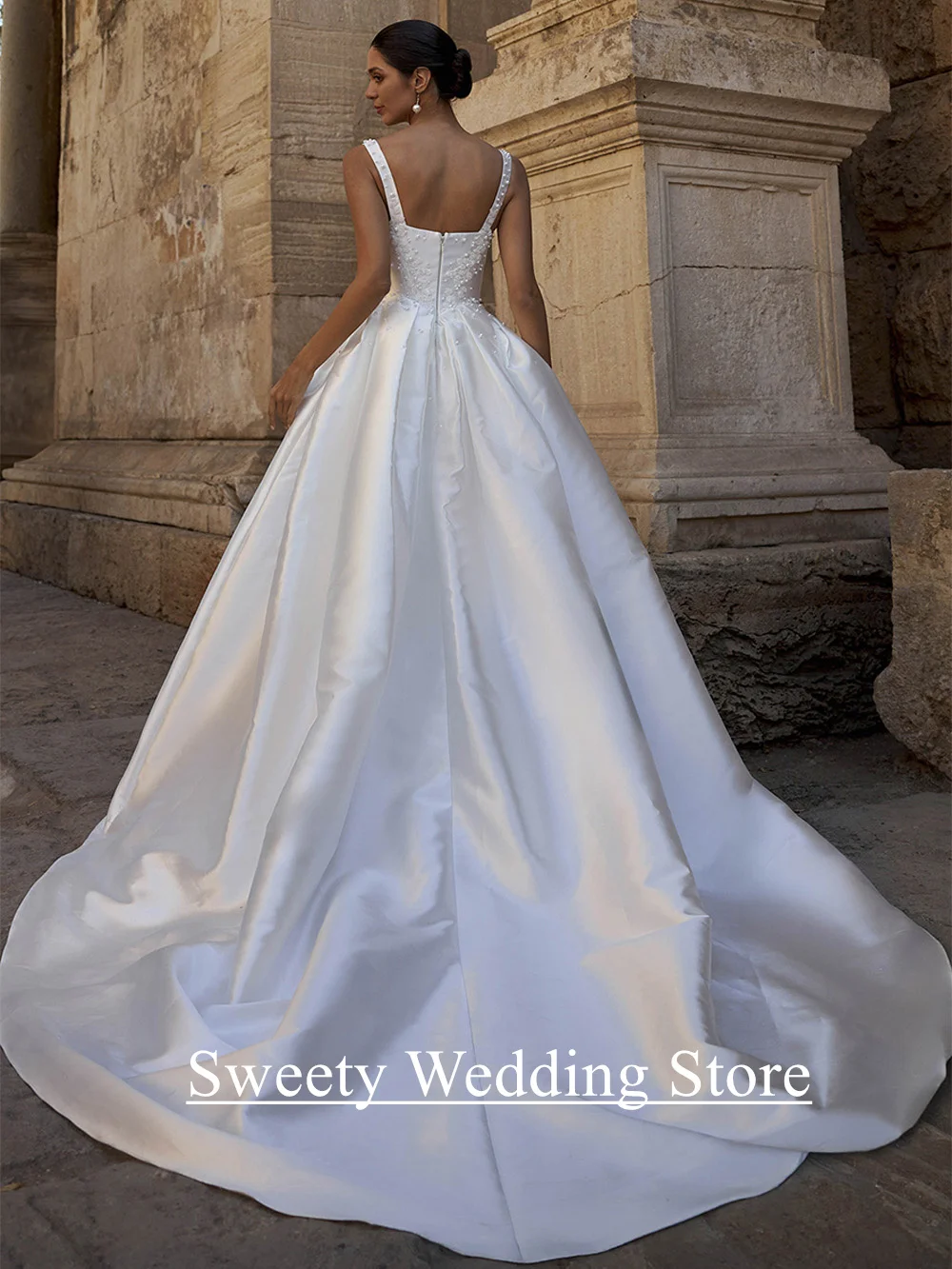 Arab Wedding Dresses for Bride 2025 Customized Sexy V Neck Sleeveless Beading Pearls A Line Bridal Gown Split Bride Dresses