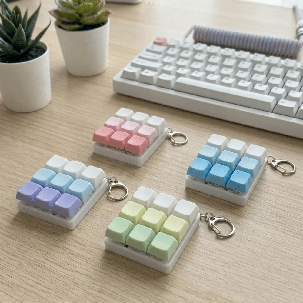 Ideal Choice Small And Elegant Keyboard Keychain Compact Plastic Fidget Bag Pendant Light-up Portable Press Button Keyring Home