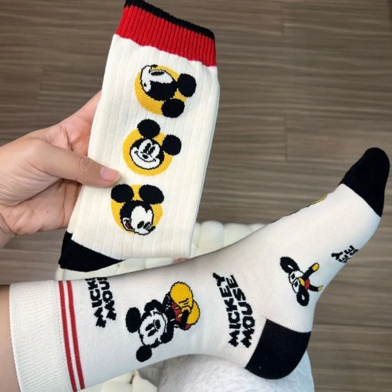 Disney น่ารักมิกกี้ฤดูใบไม้ร่วงและฤดูหนาวใหม่ถุงเท้าผ้าฝ้ายการ์ตูนนุ่มทันสมัยและเป็นส่วนตัวสําหรับผู้ชายและผู้หญิง