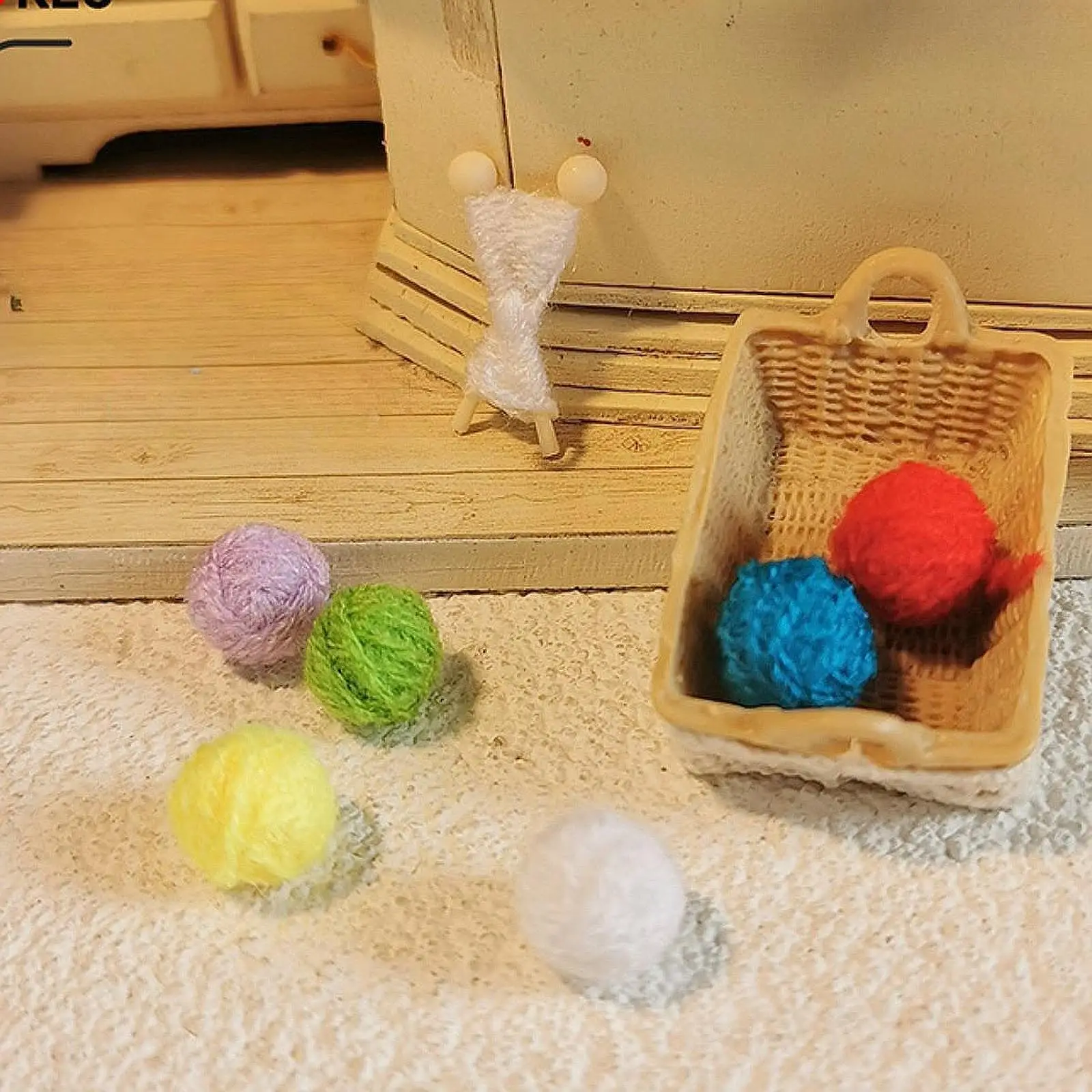 

Mini Woolen Yarn Balls Basket Dollhouse Miniature Accessory Furniture Ornaments for 1 12 Dollhouse Scene