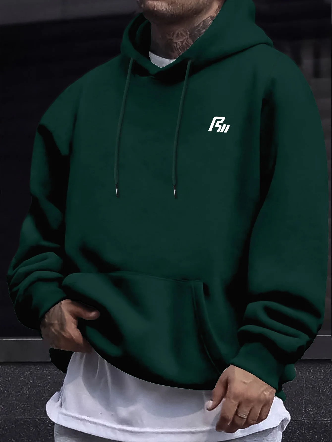 Neuer, trendiger, minimalistischer Herren-Hoodie mit Buchstabenmuster, ein unverzichtbares Winterkleidungsstück mit weichem Innenfutter, geeignet für Freizeit- und Sportbekleidung. – Detail 6