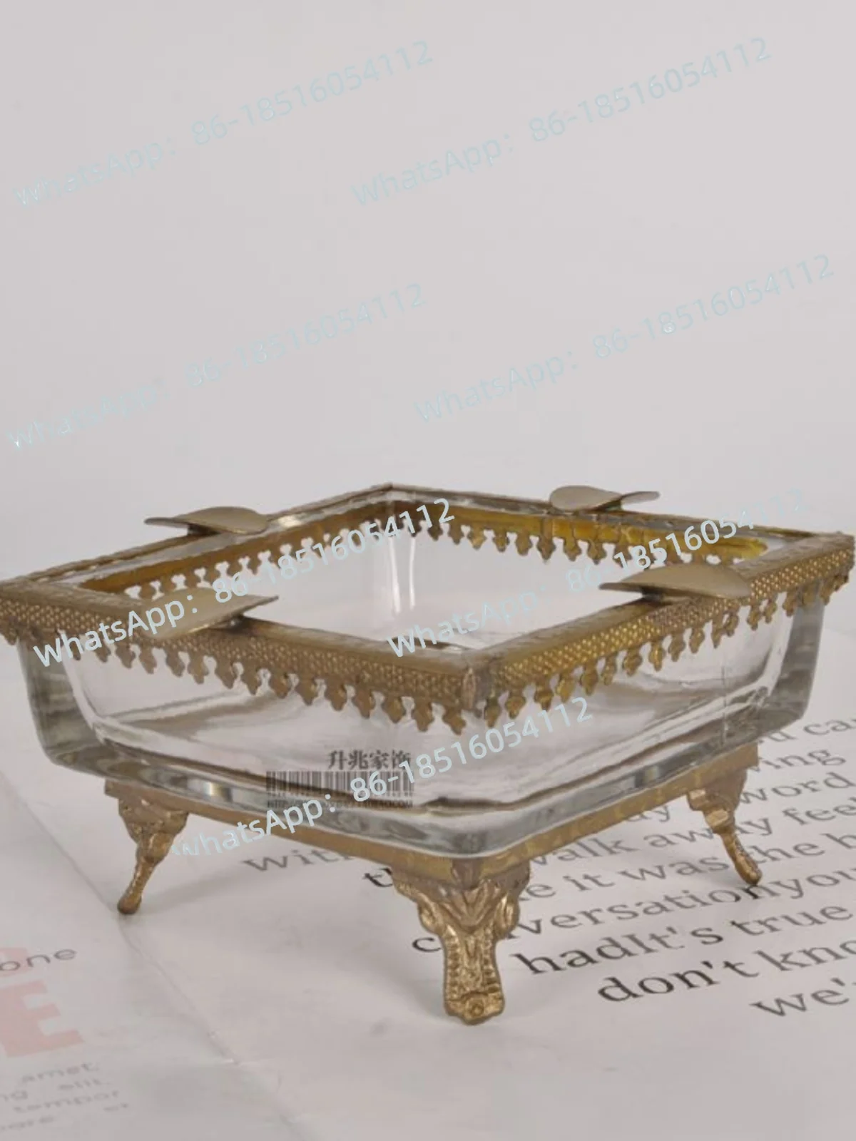 

Латунное стекло, элитная роскошная американская ретро пепельница, мягкое украшение, вилла, гостиная, журнальный столик, орнамент