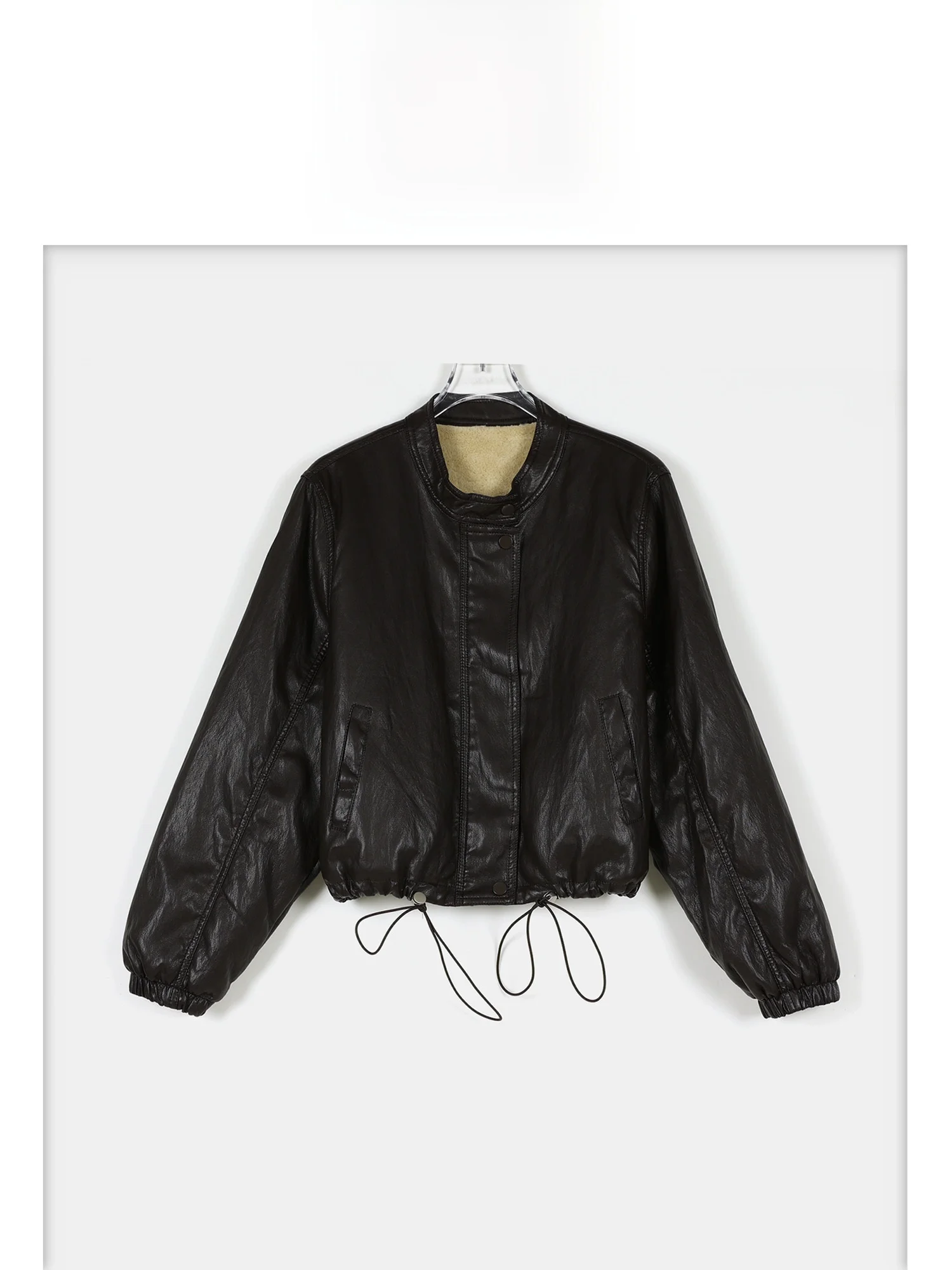 جاكيت جلد نسائي جديد 2025 بتصميم بسيط وعصري، دافئ ومبطن، معطف خارجي قصير للاستخدام اليومي بسحاب إغلاق