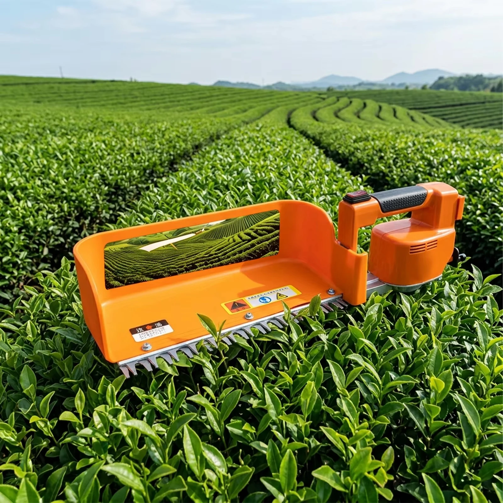 Lightweight Ergonomic Handheld Electric Tea Picker Professional Tea Leaf Harvesting Machine Engine High Productivity