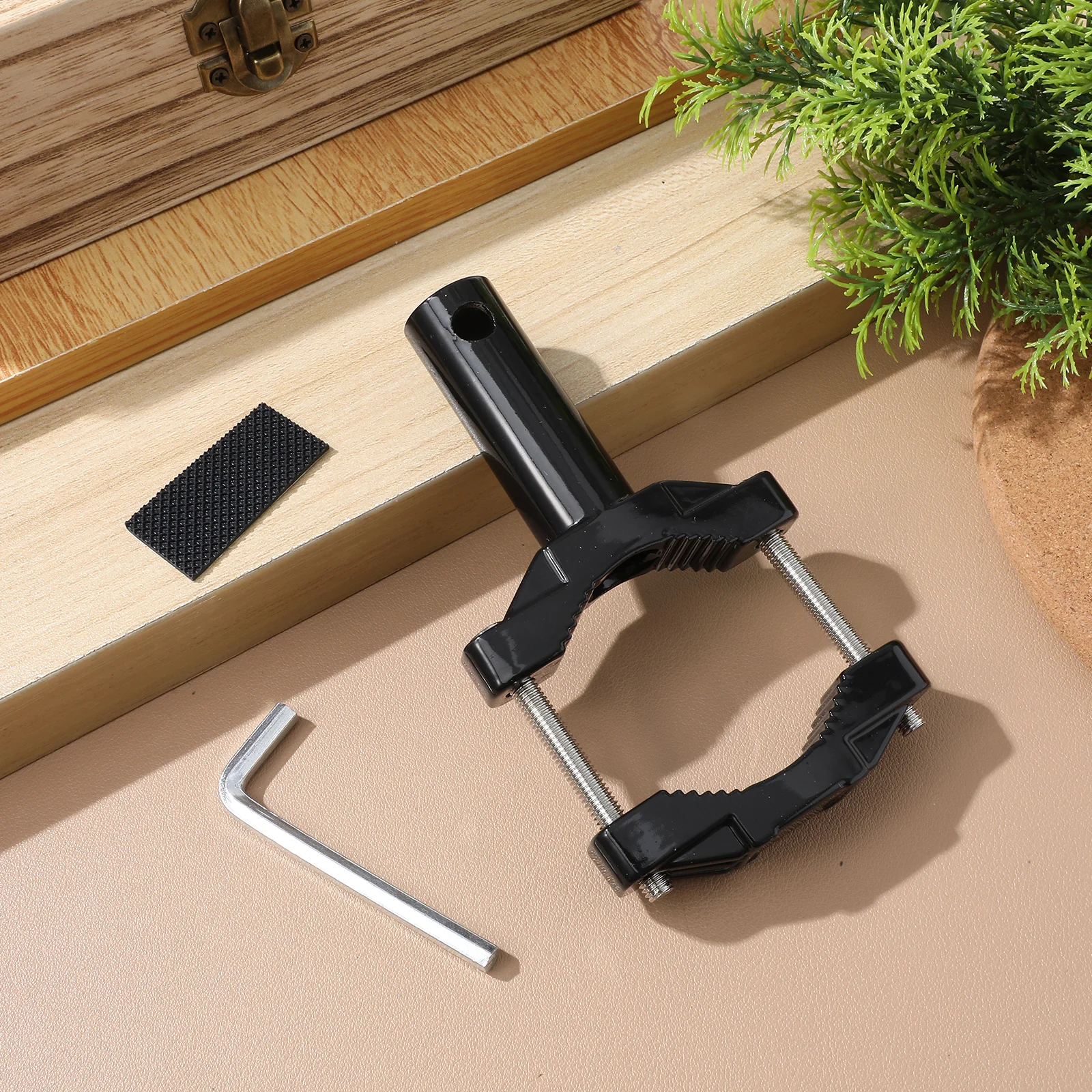 

2Pcs Aluminum Alloy Motorcycle Light Mount Heavy Duty Vibration Resistant Bracket for Light Bar Driving Lights Front Fork Lamp