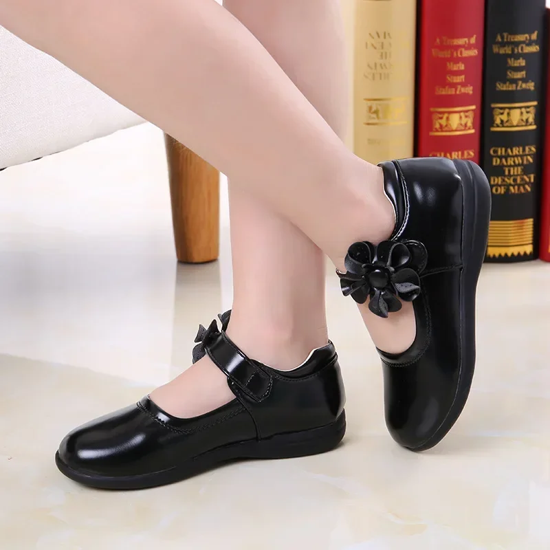 

Children Spring Autumn Soft Soled Princess Shoes Black Student Leather Shoes Girl Fashionable Children Flower Performance Velcro