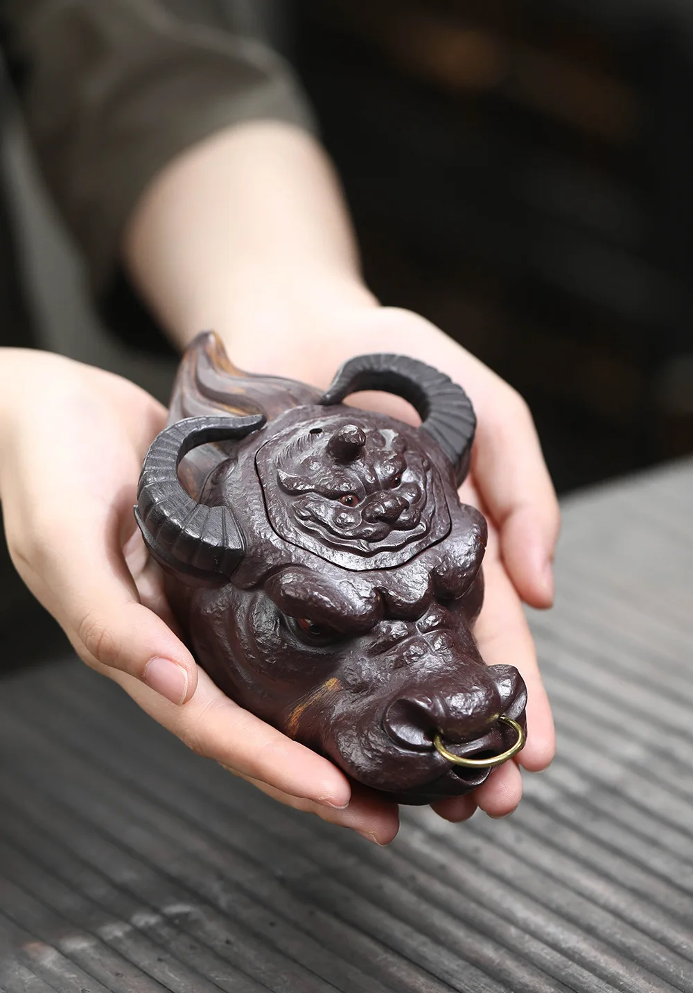 for Yixing purple sand raw ore handmade cow fair cup tea pet ornament cow head hand grab pot fair cup bubble teapot