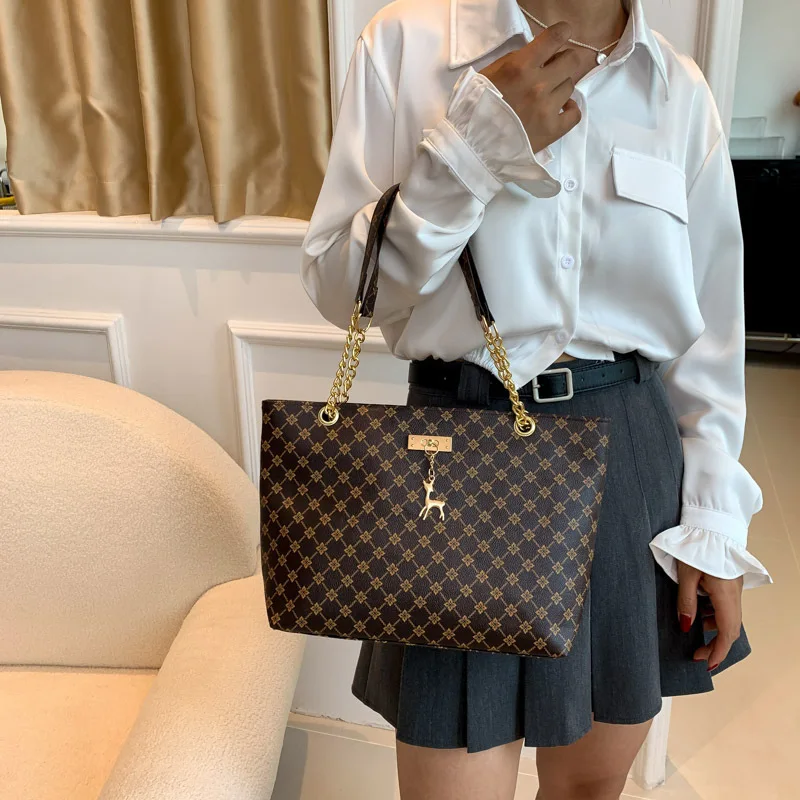 Neue Presbyopia-Handtasche mit Textur, weichem Leder, großem Fassungsvermögen, Tragetasche für Damen mit hängenden Accessoires, Schultertasche – Detail 16