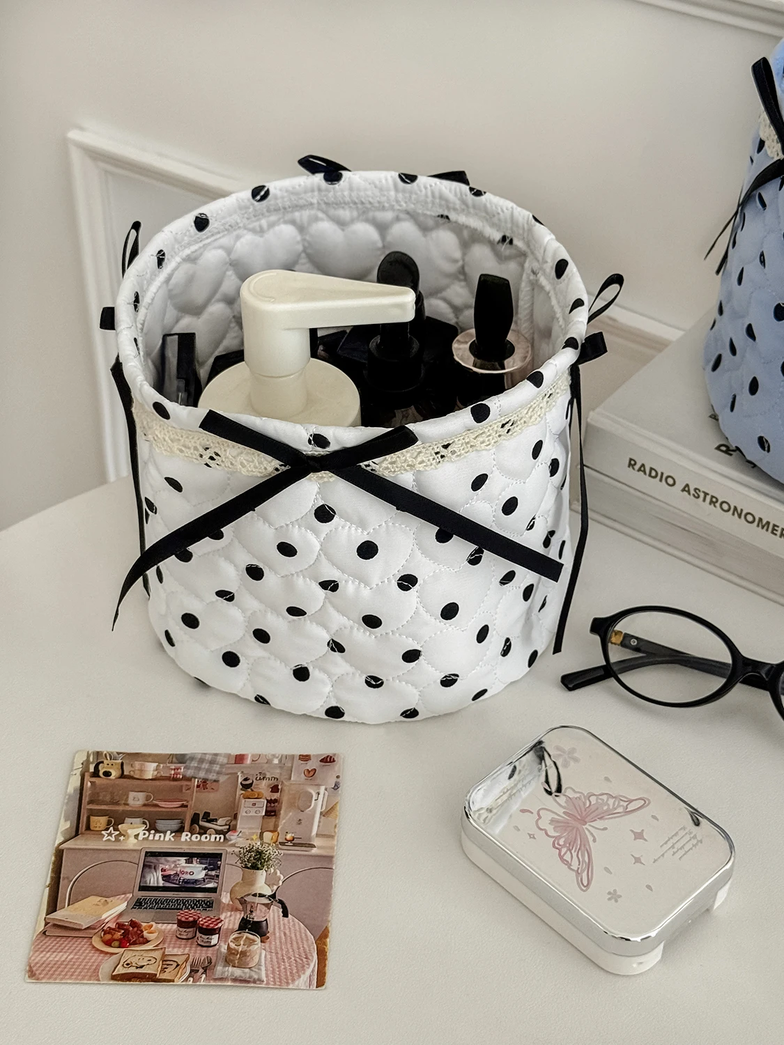 Wholesale Bow Point Women Cosmetic Storage Bag Lipsticks Makeup Organizer Cylindrical Bag Female Makeup Tools Toiletry Pouch