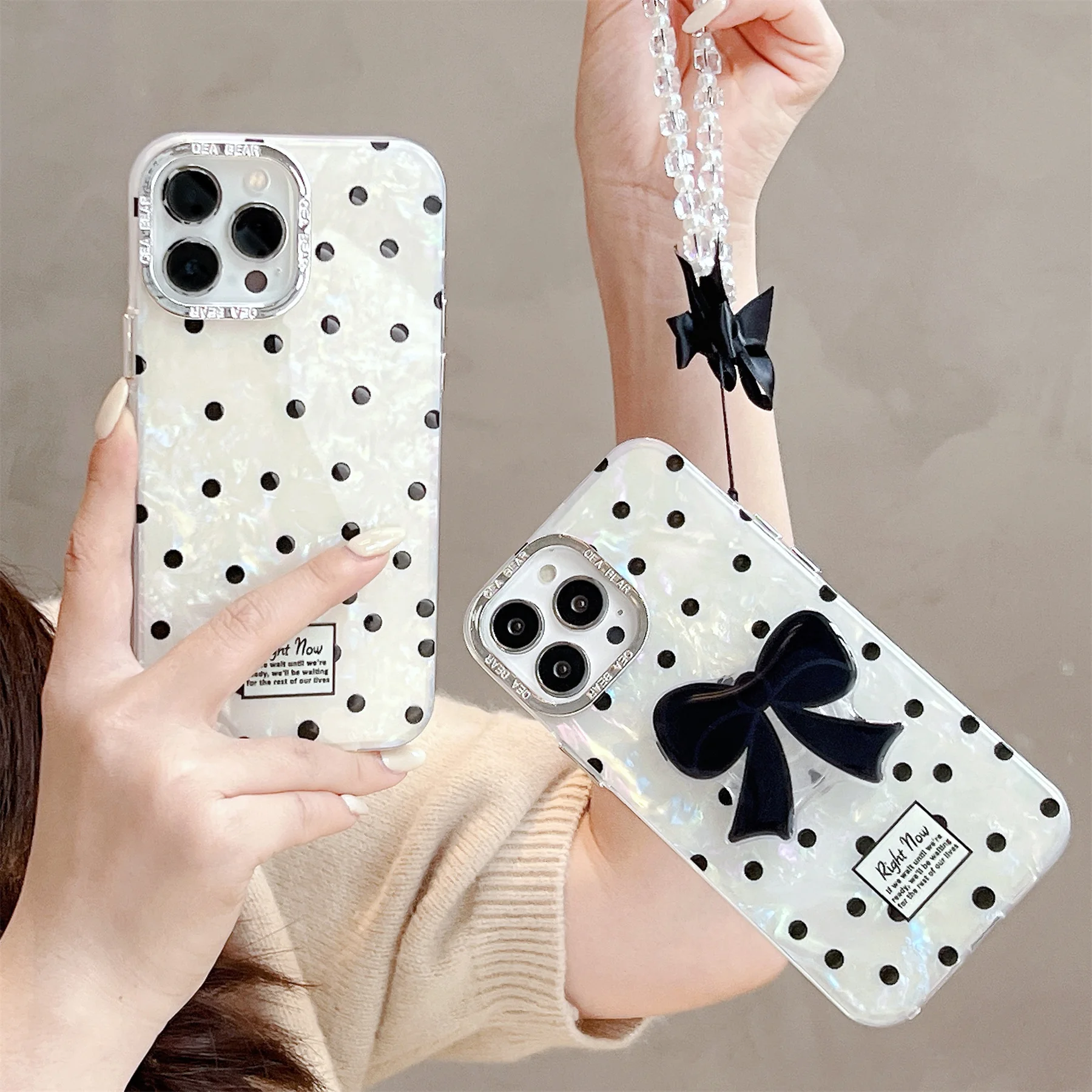 

Luxury Korean Shell Ripple Dot Bow Bracket Beads Bracelet with Chain for iPhone 11 12 13 14 15 Pro Max Shockproof Back Cover