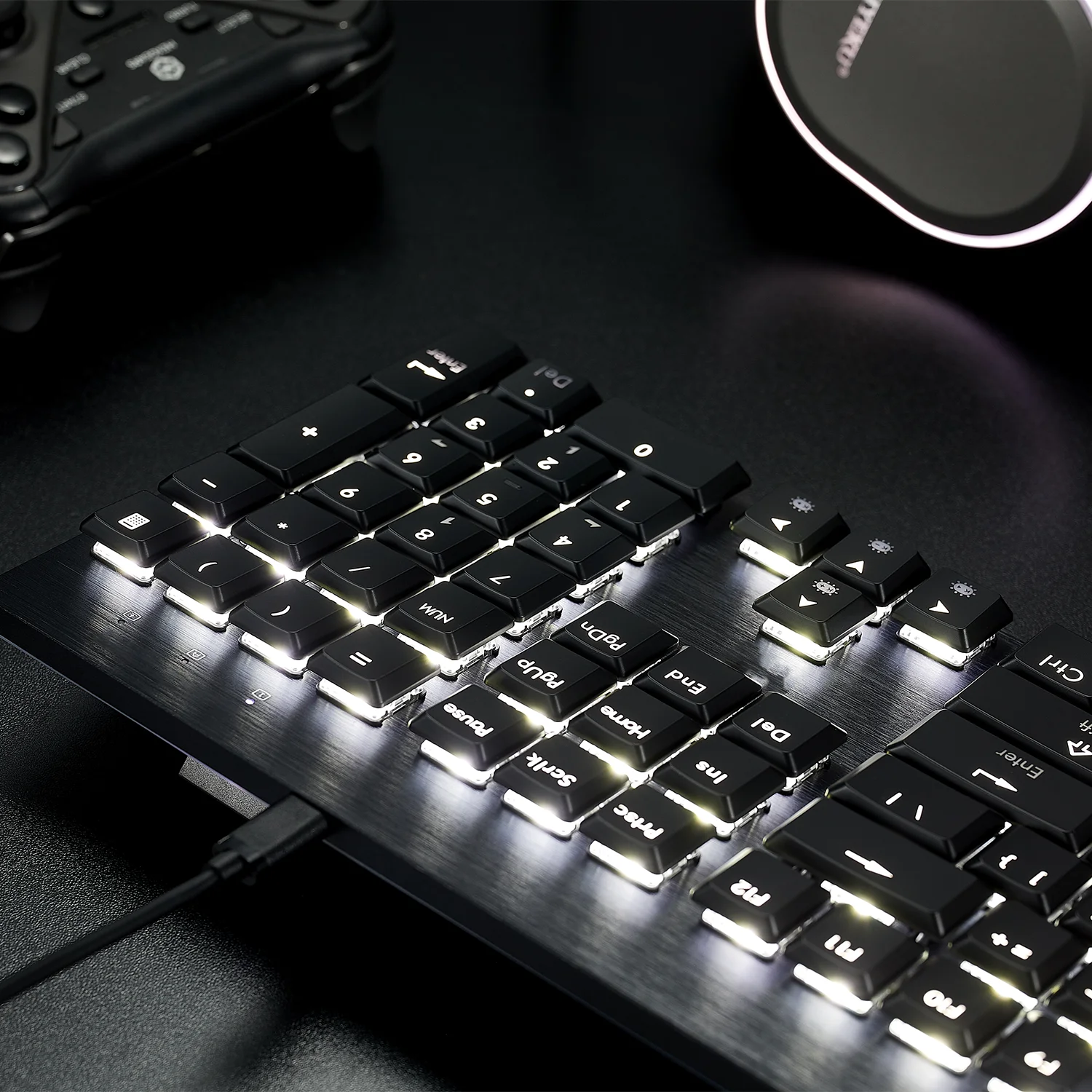 HEXGEARS GK1707 Full RGB Gaming Mechanical Keyboard Kailh Low-Profile Switch Bluetooth Portable Wireless/Wired Keyboard Up to 4 view 4