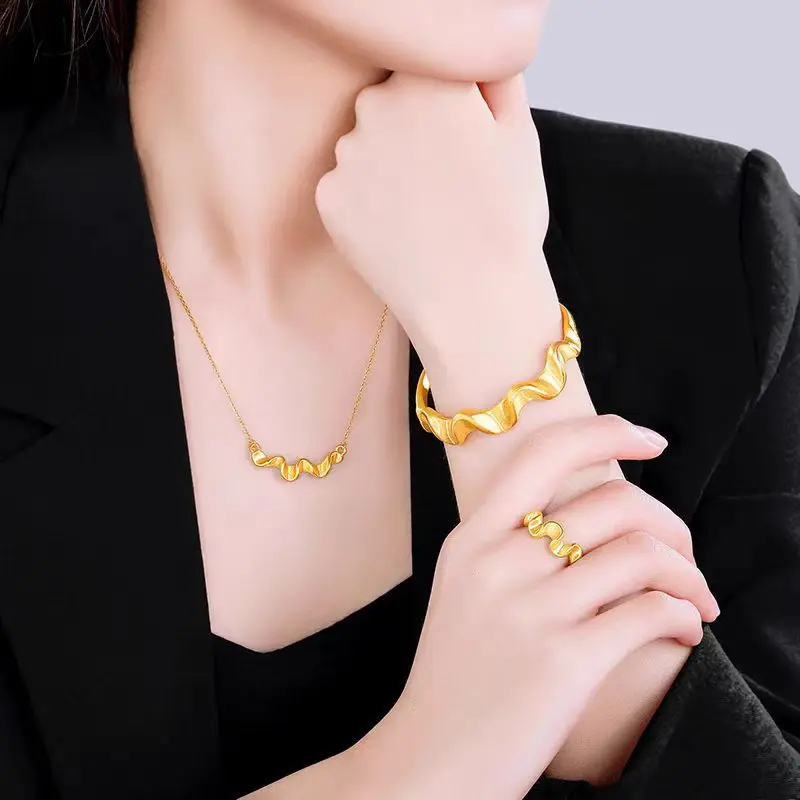 au999-24k-gold-satin-patterned-jewelry-matte-gold-chain-mimicking-satin-folds-pearl-accents-vintage-refined