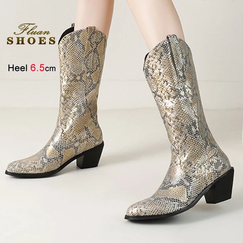 الخريف الشتاء الذهب بيثون منقوشة المرأة منتصف العجل الأحذية أشار تو كعب سميك 6.5 سنتيمتر الانزلاق على سيدة فارس الأحذية حجم كبير 43