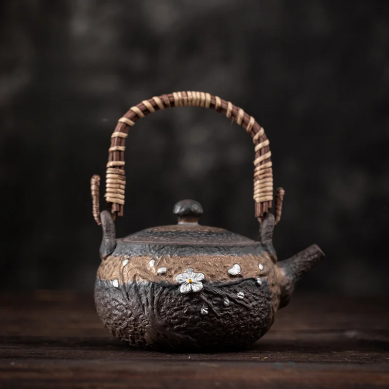 

Japanese Rough Pottery Silver Rattan Woven Lifting Beam Pot Hand-gilt Iron Glaze Ceramic Teapot Small Single Pot Tea Infuser