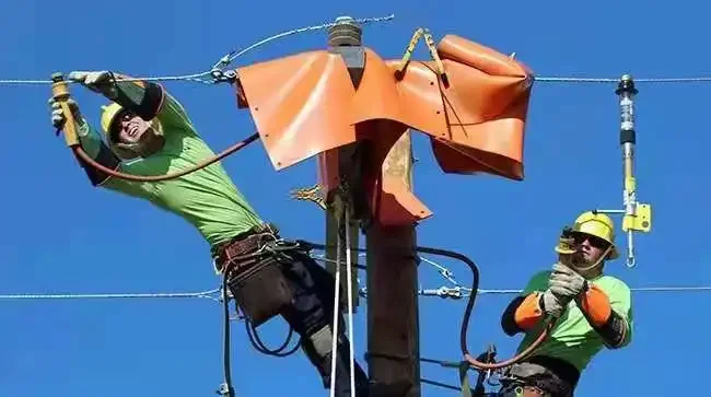 Safety Insulated Jumper To Protect Workers From Electric Shocks