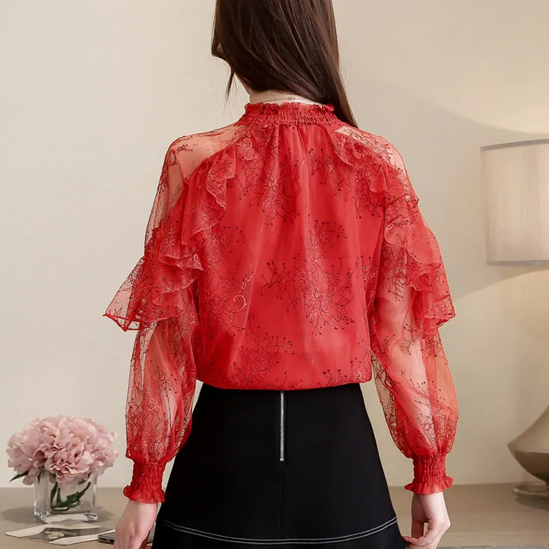 ins Spring Autumn Fashionable Lace Bottom Blouse for Women Style Speaker Sleeve Top White