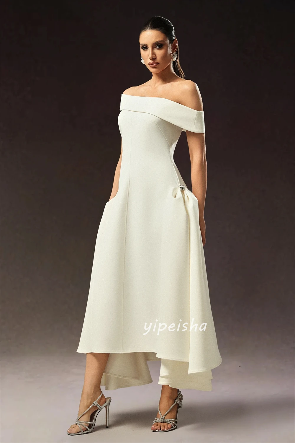 Personalizado estilo moderno combinando jérsei plissado strass a linha fora do ombro vestidos de comprimento de chá sob medida vestidos de ocasião