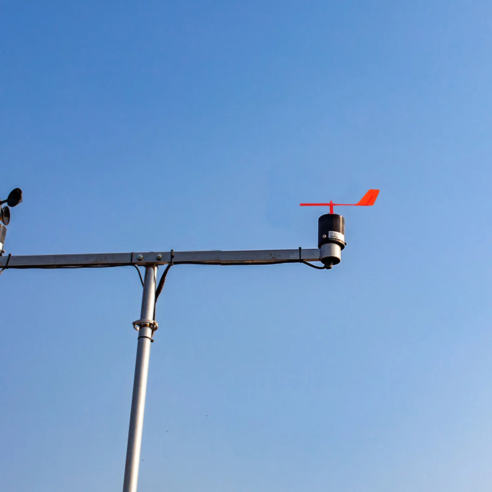 

Sailboat Wind Indicator - Sturdy Fade-Proof Wind Direction Tail for Boats Yachts - Aerodynamic Design Ensures Precision Guidance