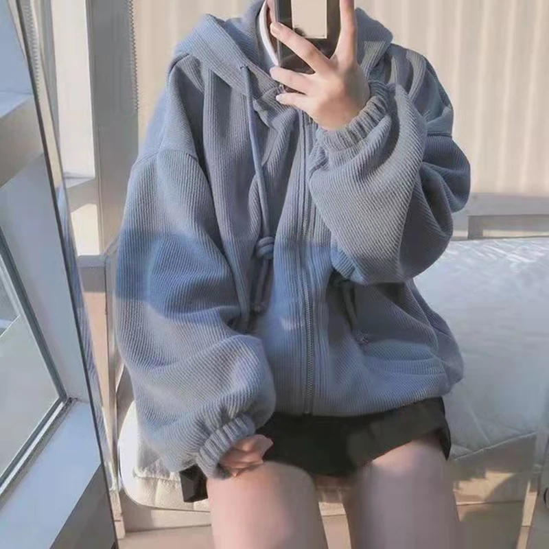 เสื้อฮู้ดดี้วินเทจทรงโอเวอร์ไซส์สำหรับผู้หญิง เสื้อกันหนาวบุขนหนานุ่ม สวมใส่สบายๆ มีฮู้ด ซิปกระเป๋า เชือกผูกเอว แขนยาว