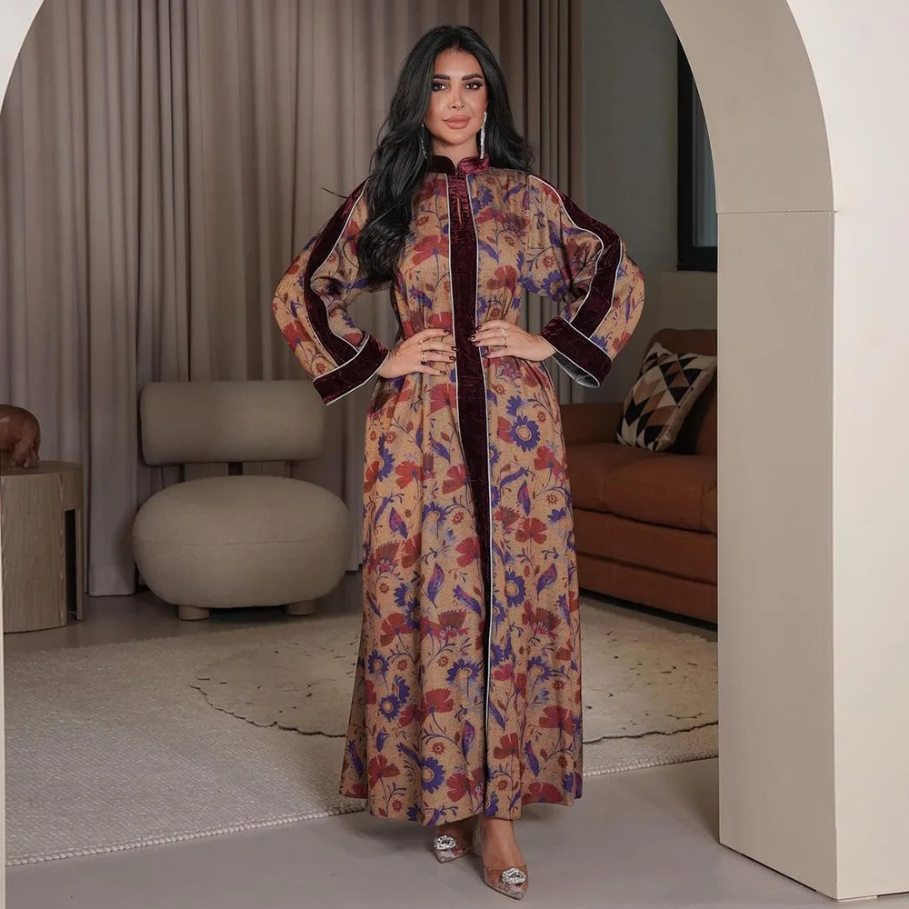 Abaya, Muslim Women's Robe. New Style Arab Printed Dress with Spliced Lace, Made of Velvet and Featuring A Large Flared Skirt.