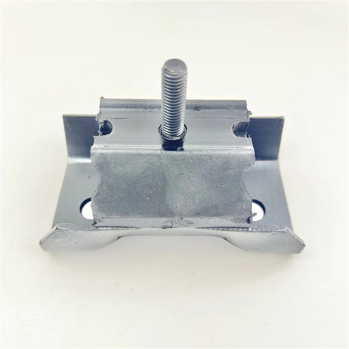 

Опора двигателя для автомобилей 15820075