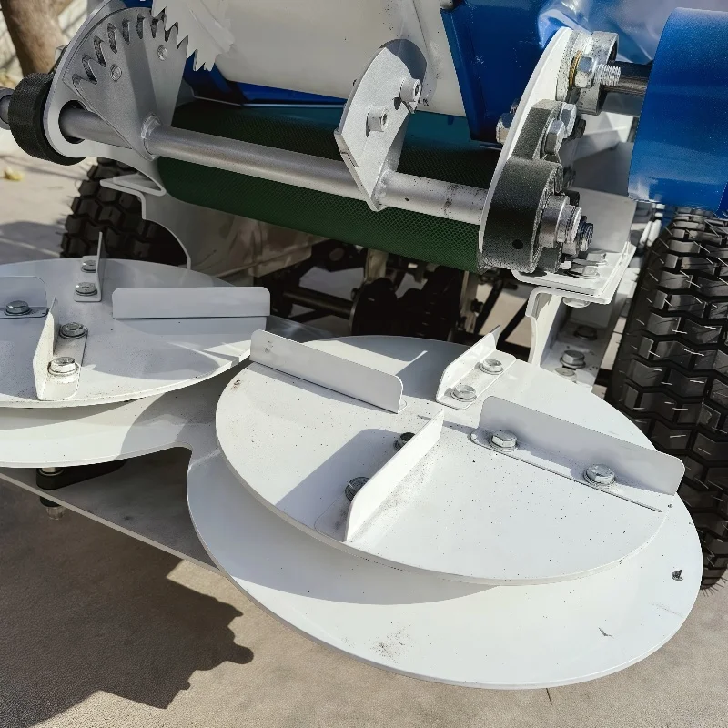 Spalmatore di sale per autostrada realizzato in Cina Spalmatore di mangime a doppio disco semovente per fattoria Spalmatore di fertilizzante semovente agricolo
