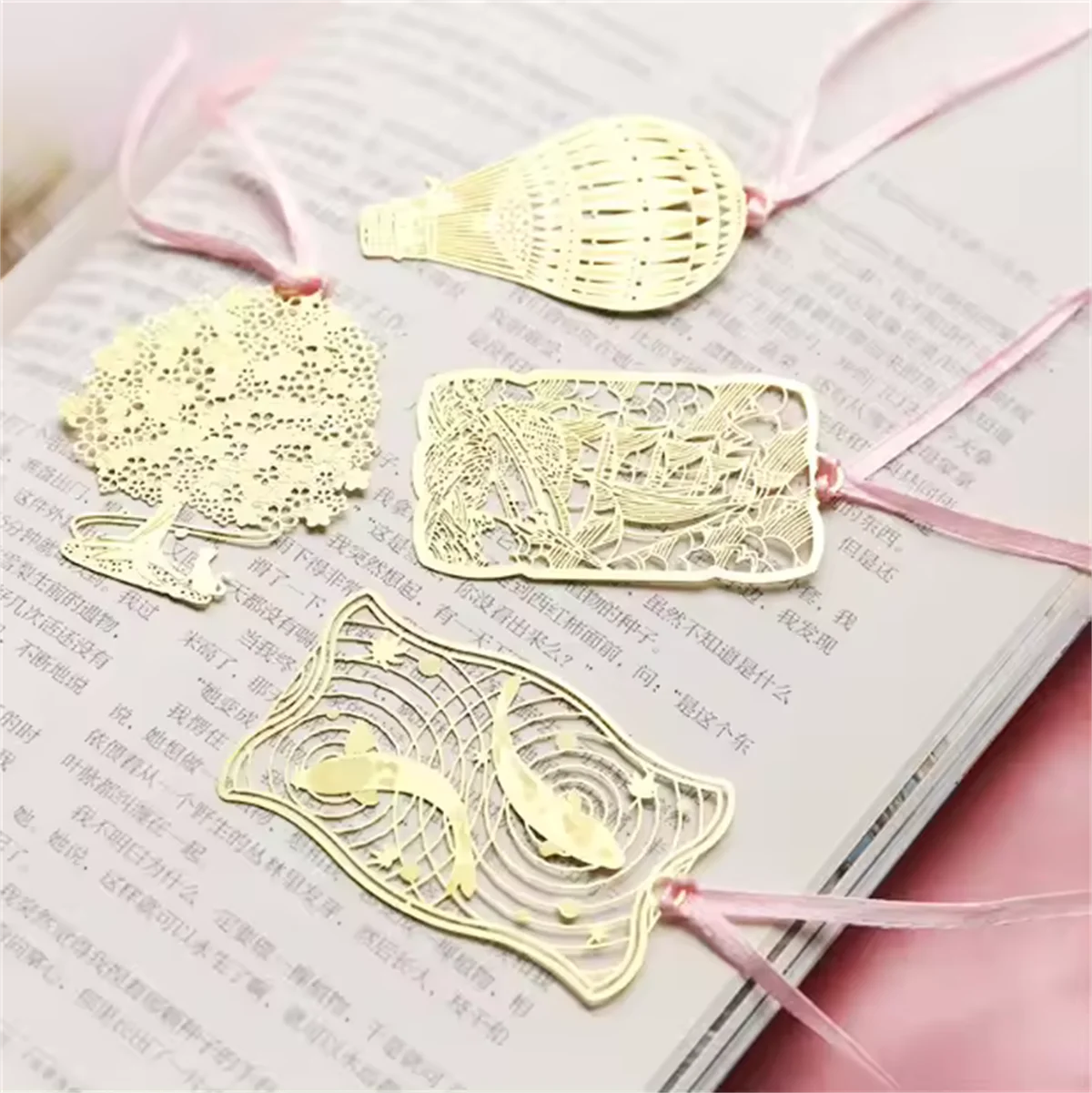 Souvenir Gift Glod Silver 3D UV Printing Custom Design Badge Pendant Fliying Metal Bookmark Laser Cutting Hollow Out