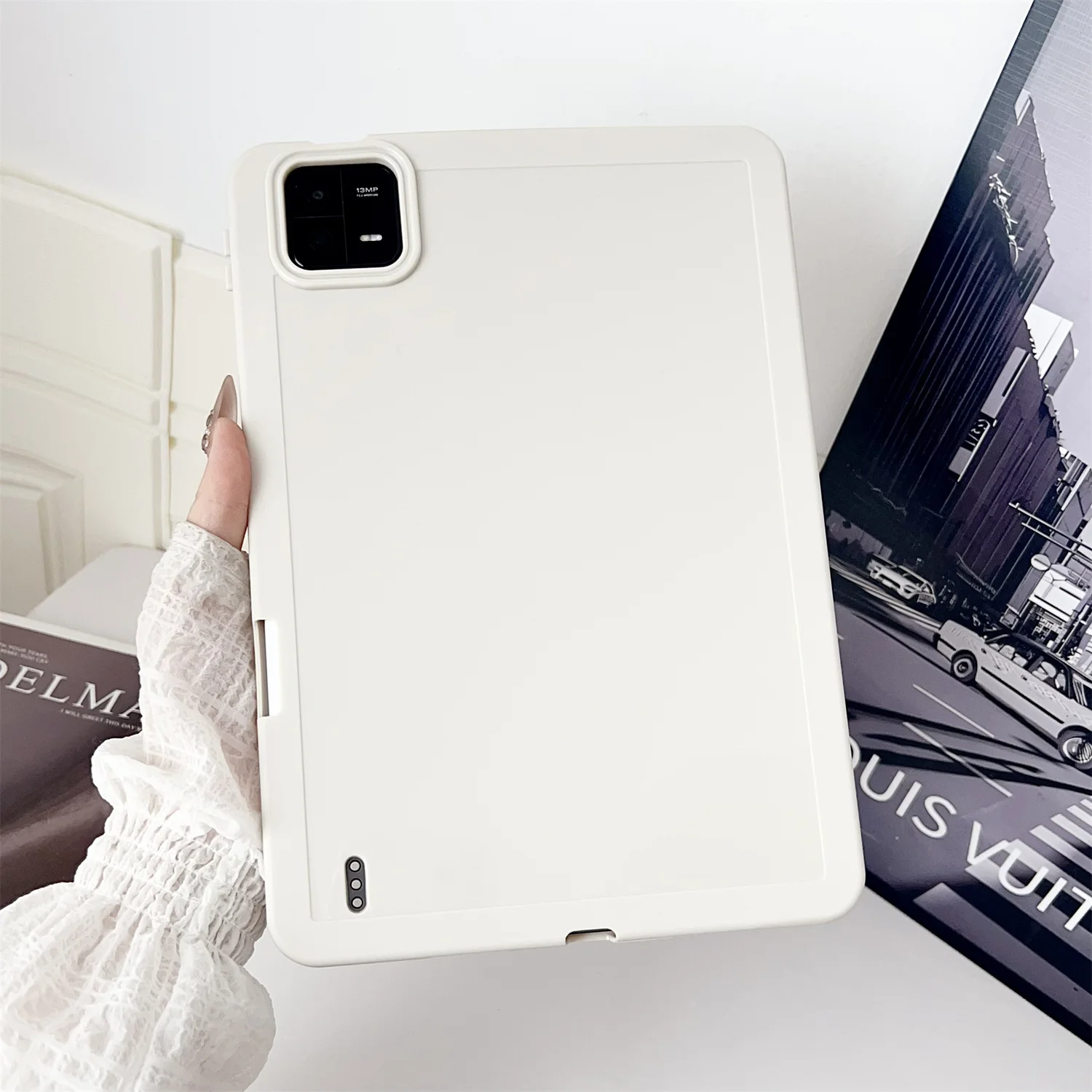 

For Xiaomi Pad 6 / Pad 6 Pro Case Solid Color TPU Tablet Cover with Pencil Holder - White