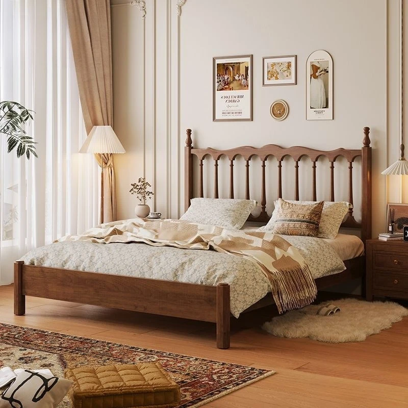 Bed and breakfast living room Windsor American master bedroom wooden bed retro antique French double bed simple and modern