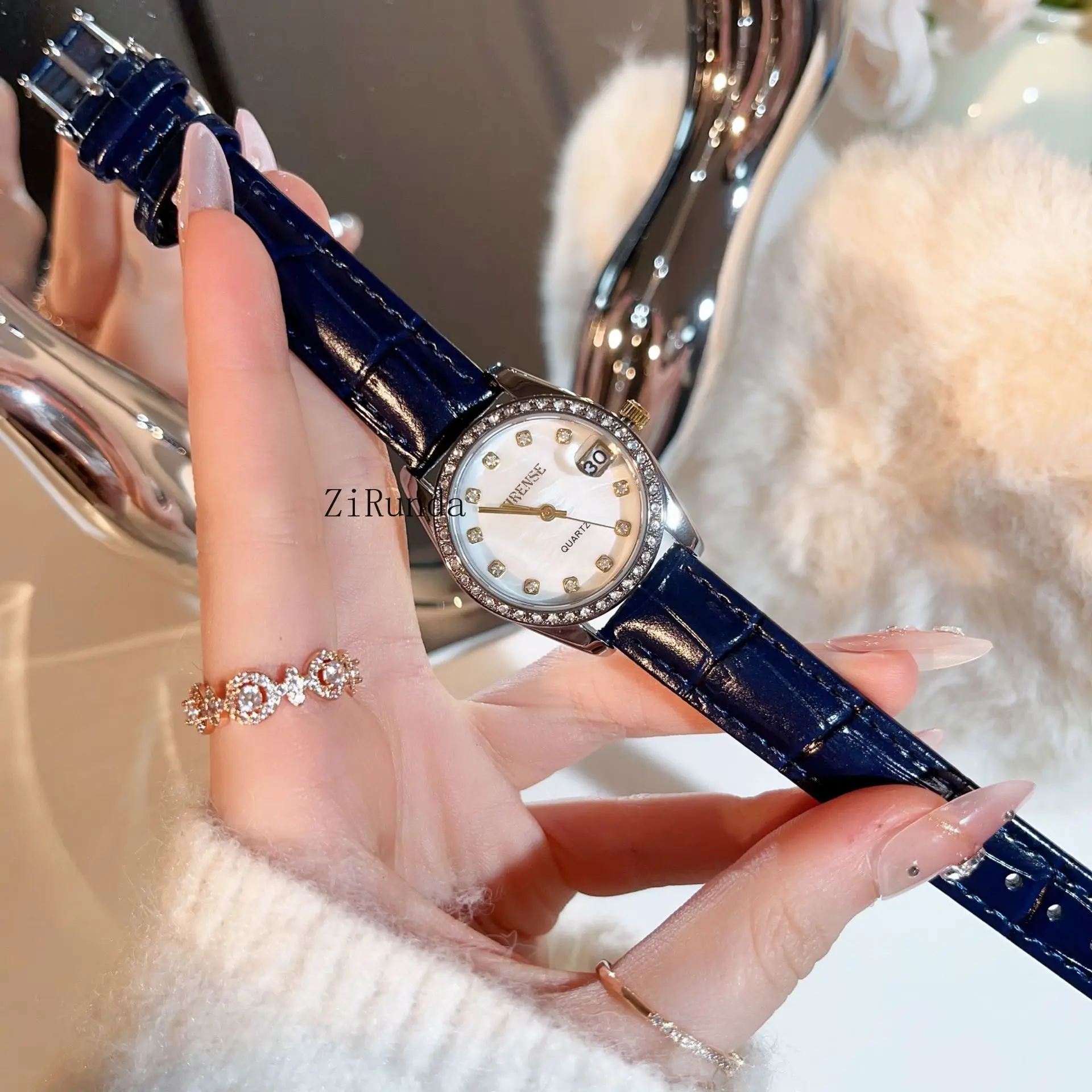 ساعة كوارتز نسائية جلدية عالية القيمة مرصعة بالألماس مع ساعة تقويمية