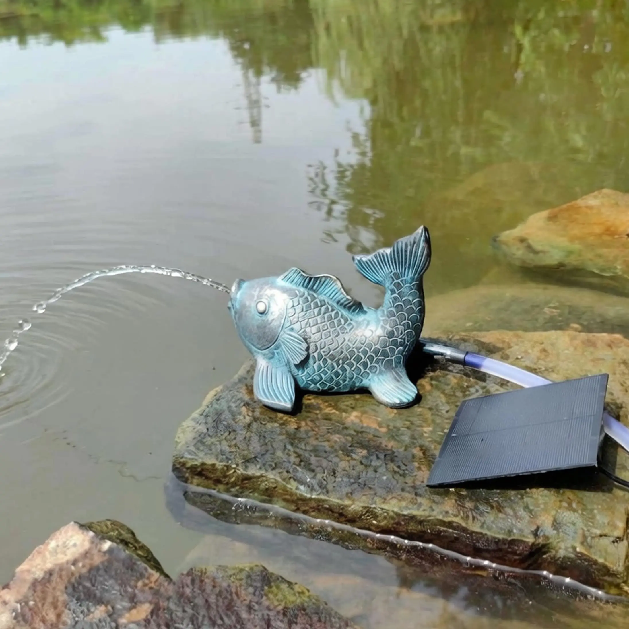r-Powered Pond Spitter, Fish-Shaped Small Water Fountain, Resin Outdoor Decor for Garden Ponds (6.89x6.30x5.51 Inch)
