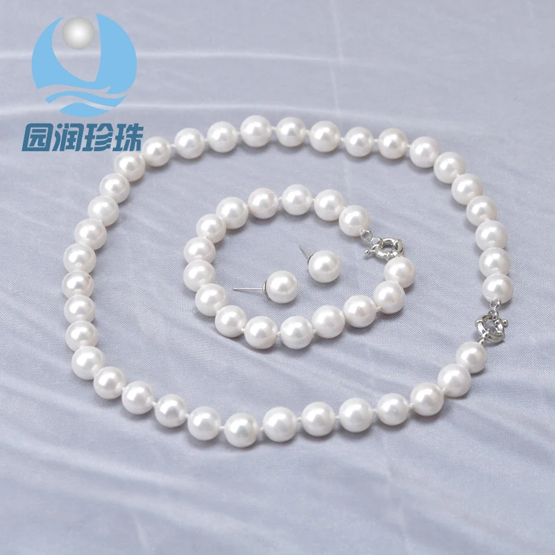 Pearl Accessory : Necklace, Bracelet, and Earrings Three-Piece Set with Round, Shiny, Natural Pearls