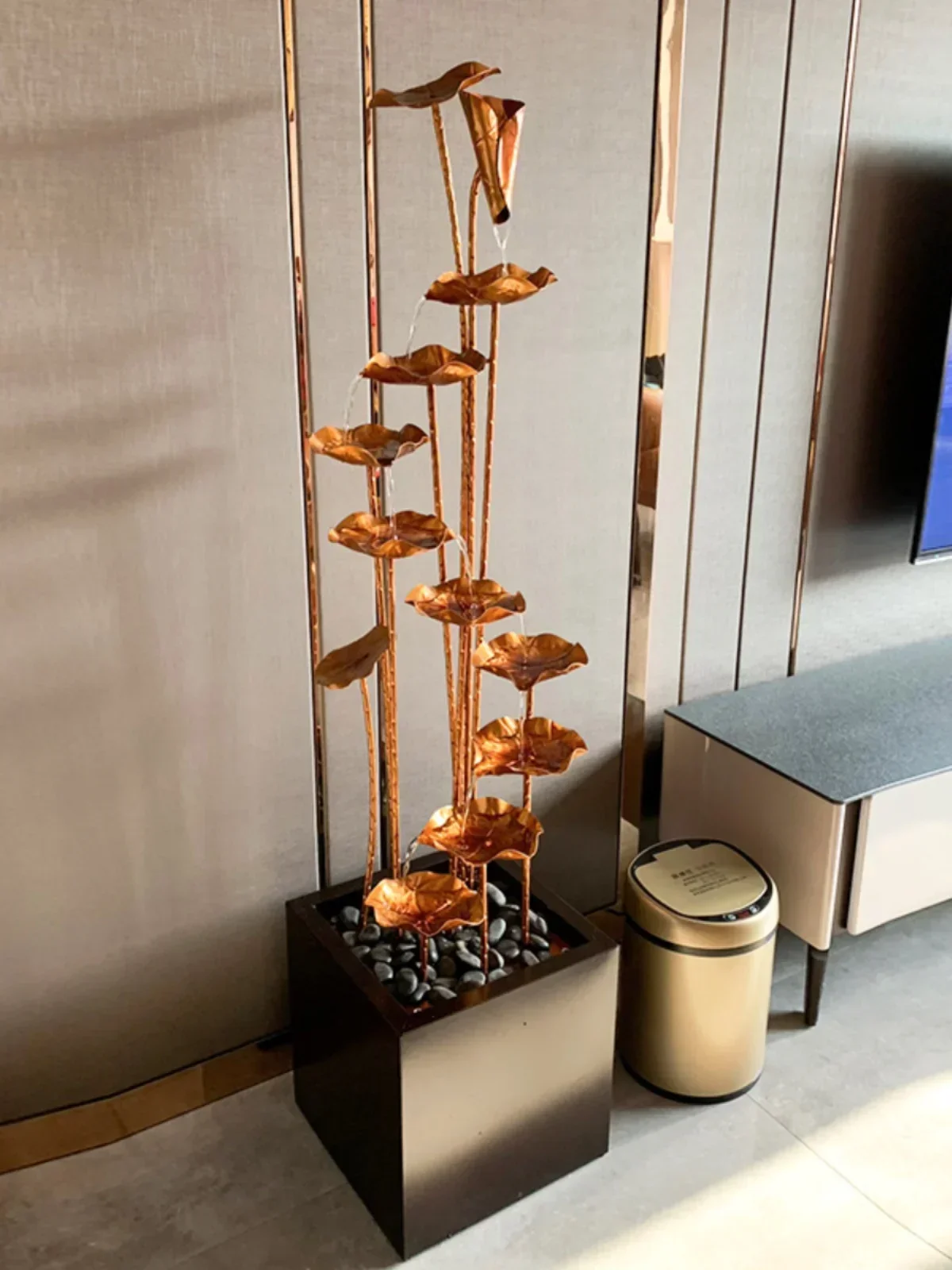 

Modern Light Luxury Living Room Flowing Water Ornaments Decor