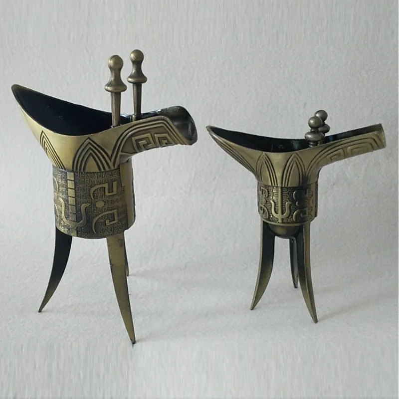 1Pc Retro Triangle Wine Cup Bronze Wineglass Ancient Chinese Emperor Wine Vessel Goblet Cup