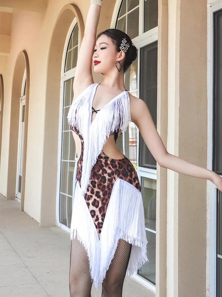 robe-de-danse-latine-sexy-pour-femmes-nouvelle-collection-salle-de-banquet-en-plein-air-fete-pratique-sportive-portant-une-robe-de-soiree-de-bal-noire-et-rouge