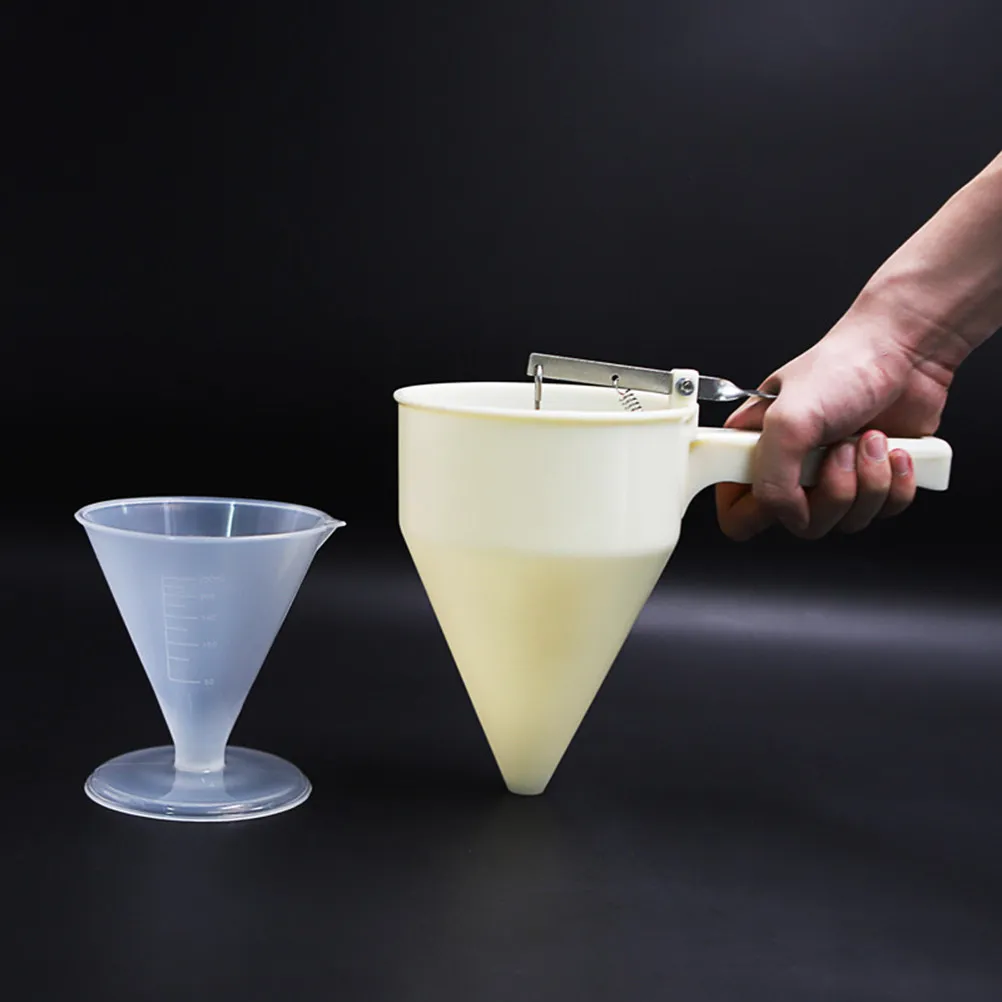 Manual Press Conical Funnel Dispenser Plastic Spring Back Kitchen Baking Utensil for Pancakes Waffles Muffins Cake Pastry Tool