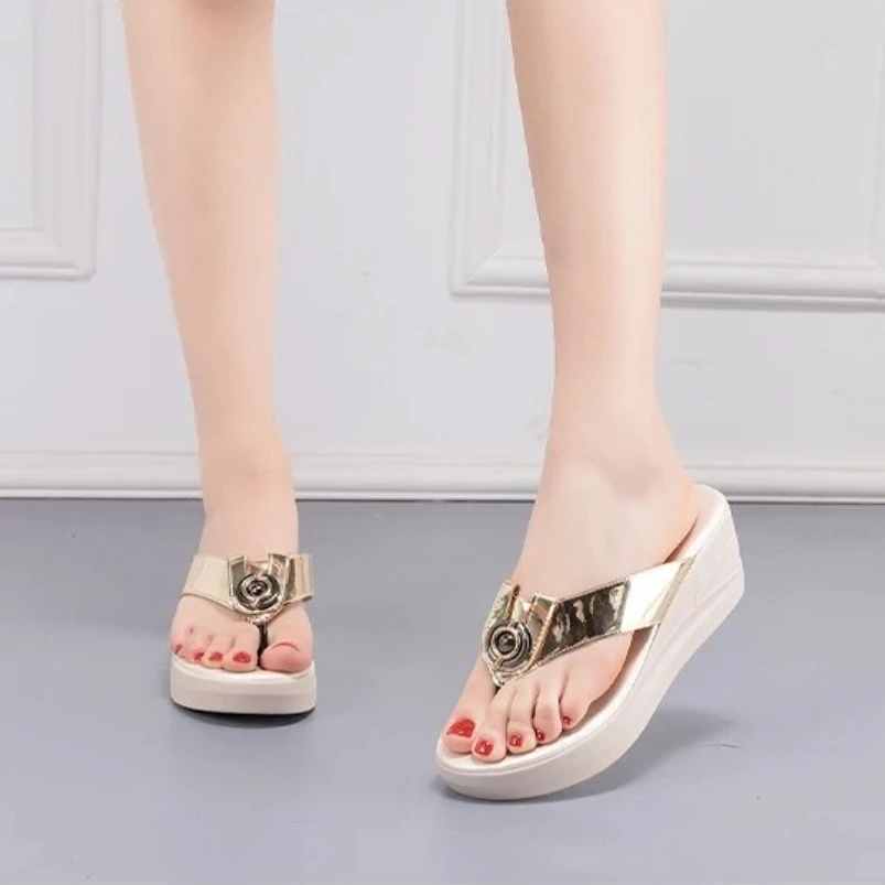 

Лето 2023, шлепанцы на платформе, модная пляжная обувь, женские нескользящие женские тапочки из натуральной кожи