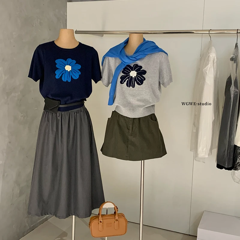 

Корейский стиль: вязаный топ с круглым вырезом, свободного кроя, с коротким рукавом и вышивкой цветочным узором для женщин, весенний сезон