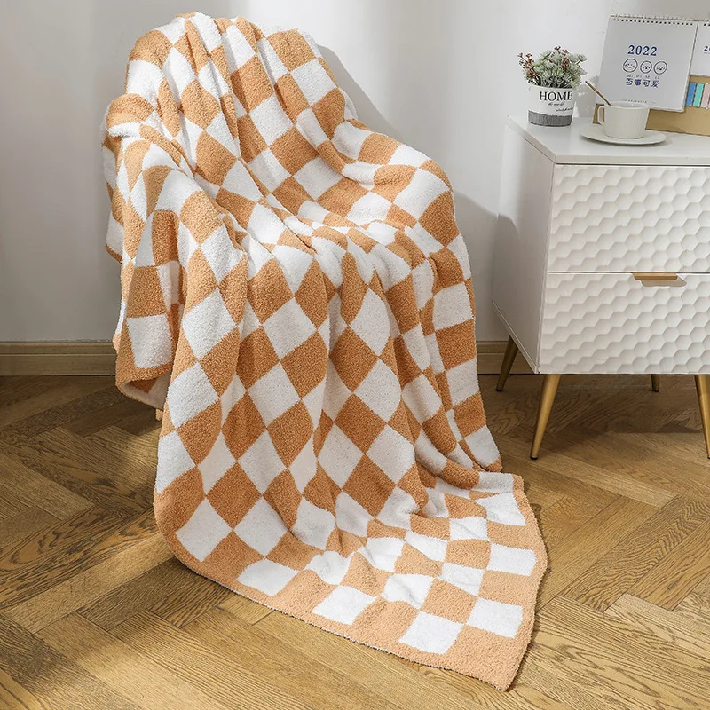 Nordic Single-Sided Velvet Checkerboard Blanket Comfortable Office Sofa Throw Blanket for Napping Shawl Cushion for Four Seasons