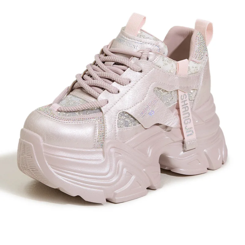 

9 см воздушная сетка из микрофибры, блестящие высококачественные брендовые удобные модные летние кроссовки на танкетке на платформе, женские туфли на массивном каблуке на шнуровке