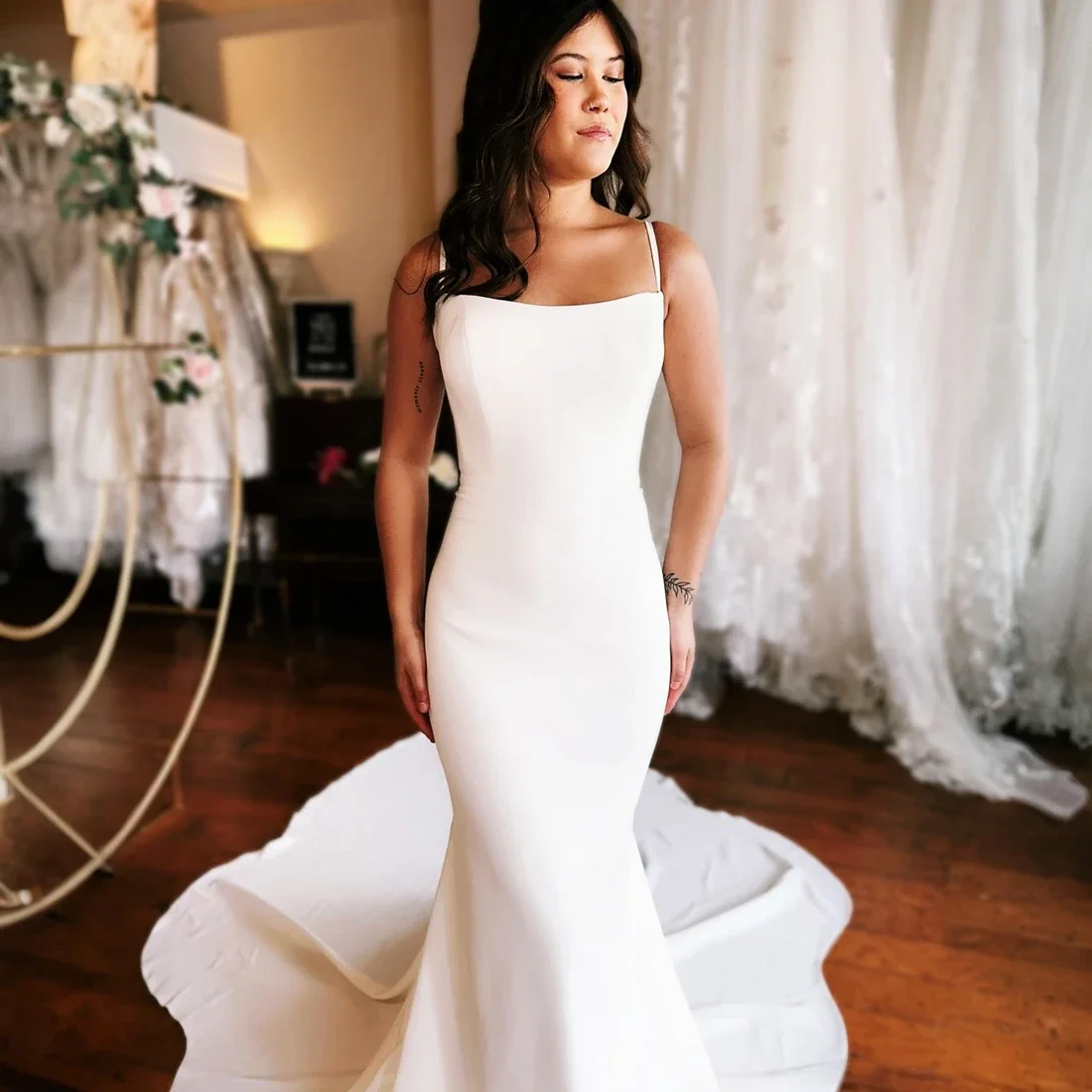 Vestido De novia De sirena De satén con tirantes finos personalizado para novia vestido De novia De manga larga sin espalda