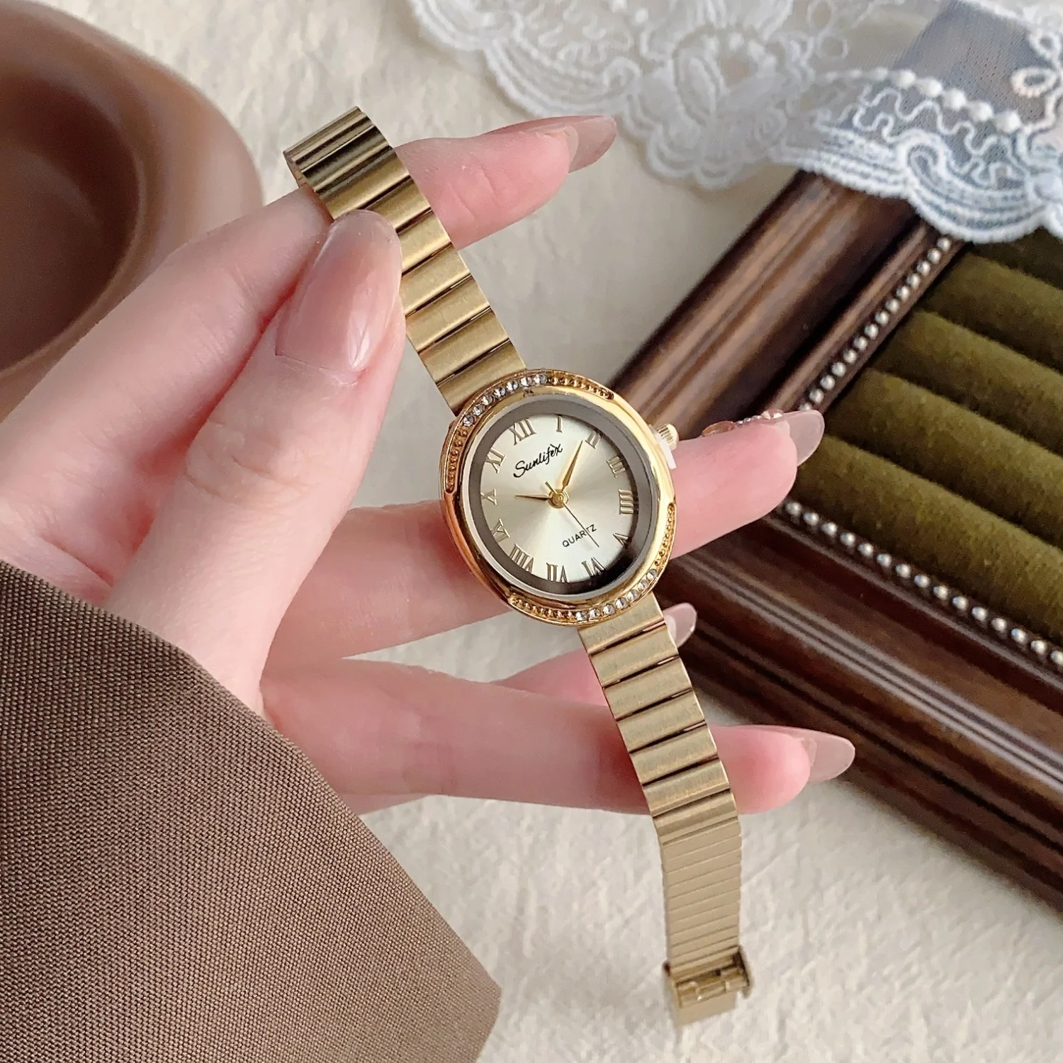 

SUNLIFEX Women's Gold Oval Watch Woman Stainless Steel Strap Wristwatches Ladies Dress Clock Fashion Watches Relogio Feminino