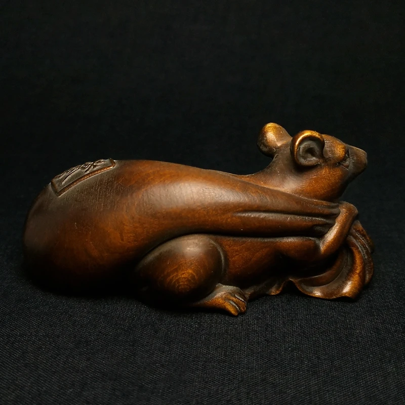 YIZHU CULTURE ART Chinese Hand Carved Boxwood Mouse Statue 9.7x4.8x4cm Wood Money Bag Decoration Unique Cultural Gift