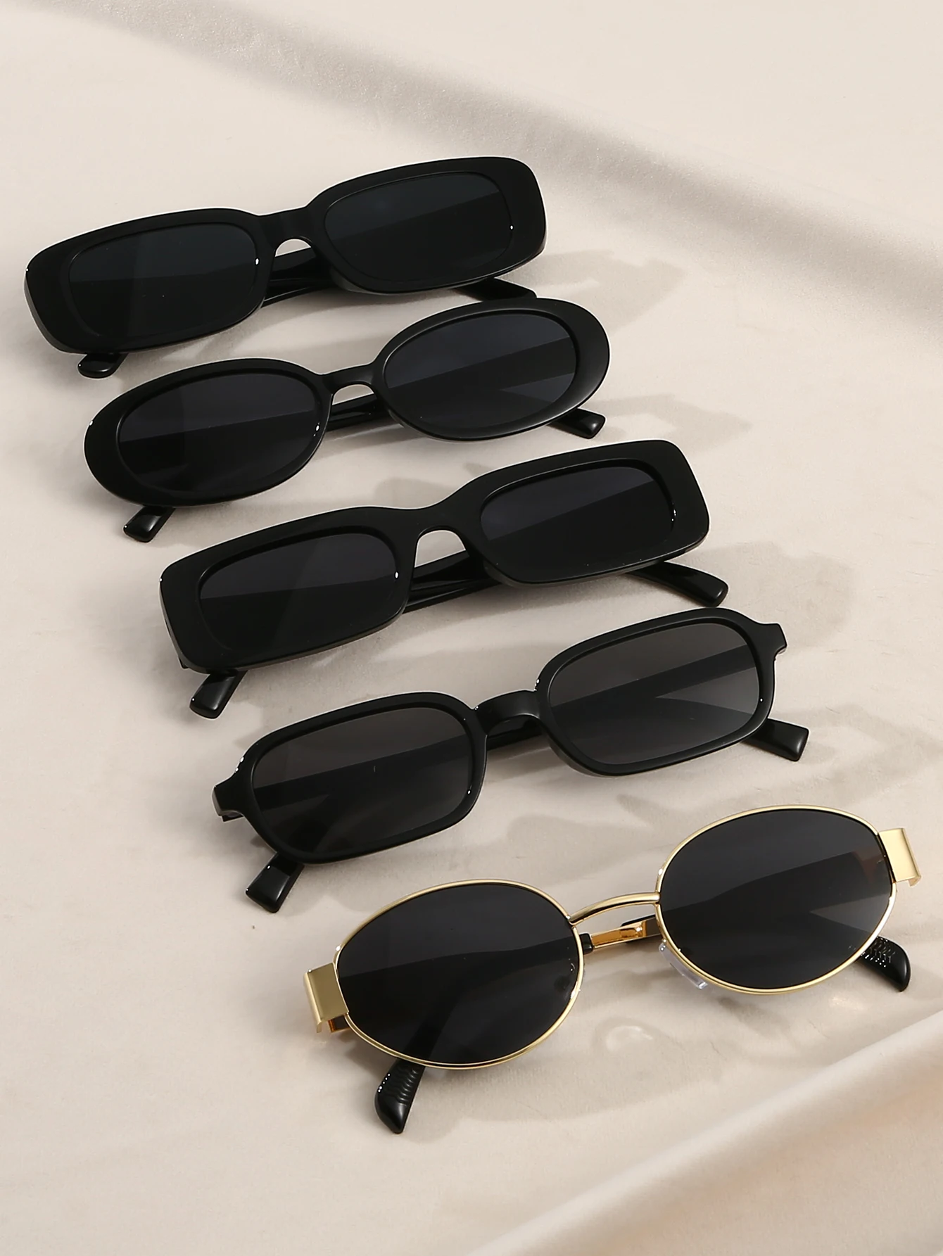 5-teiliges Retro-Mode-Sonnenbrillen-Set mit schwarzem Rahmen in verschiedenen Formen, geeignet für den täglichen Gebrauch, Reisen und Street-Fotografie-Anlässe