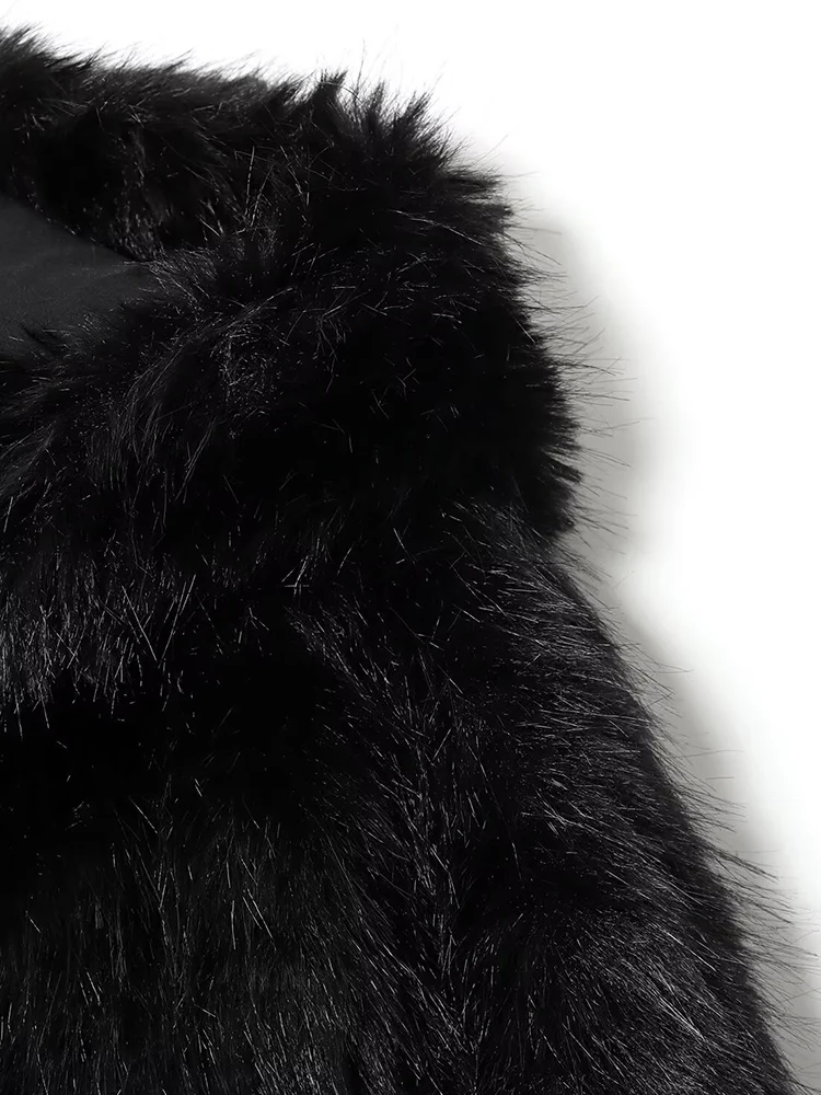 الطراز الأوروبي والأمريكي لشتاء 2025 وصل حديثًا ملابس نسائية عصرية ومتعددة الاستخدامات سترة من الفرو الصناعي بغطاء للرأس.